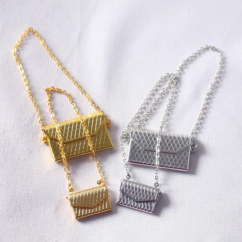 

1 Pc Metal chain pack Doll Bag Miniature Shopping Handbag for Clothes Accessories Gold and Silver