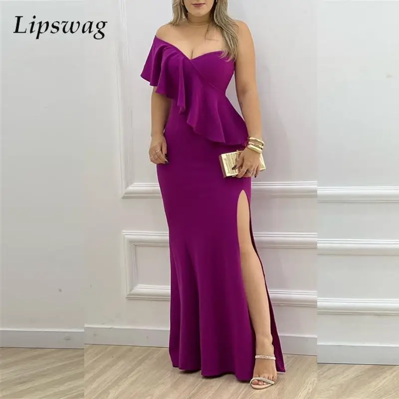 

Женское асимметричное платье-макси с одним открытым плечом