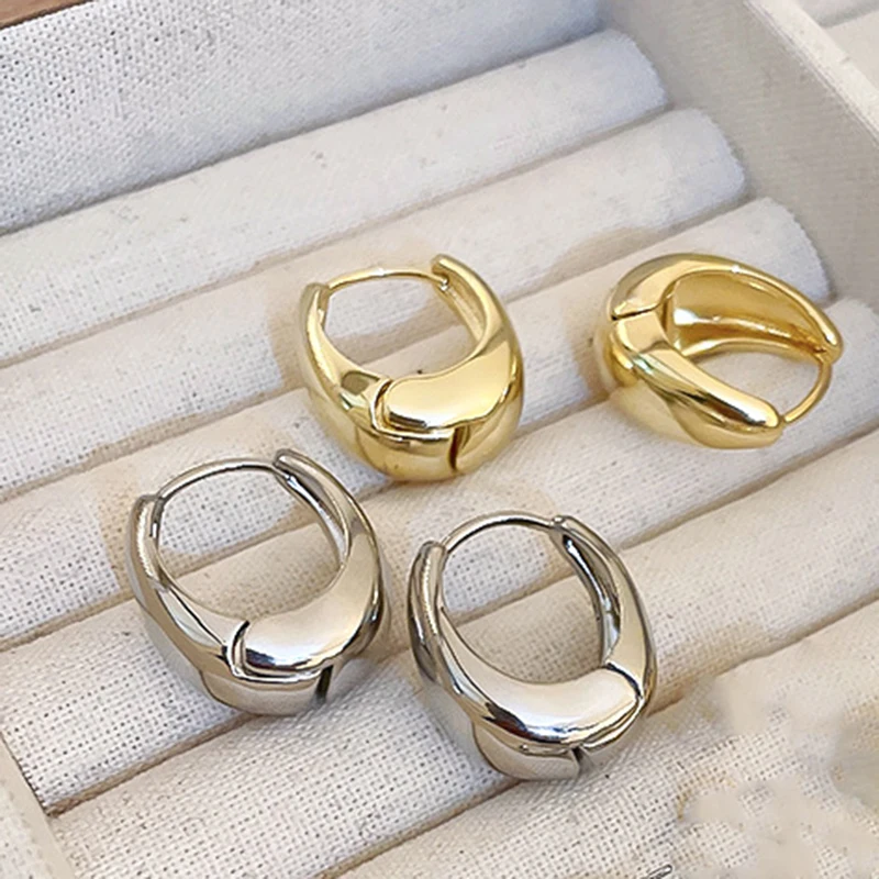Uilz Korean Simple U-shape Metal Hollow Hoop Earrings for Women C-shaped Geometry Earring Party Statement Clip Ear Jewelry