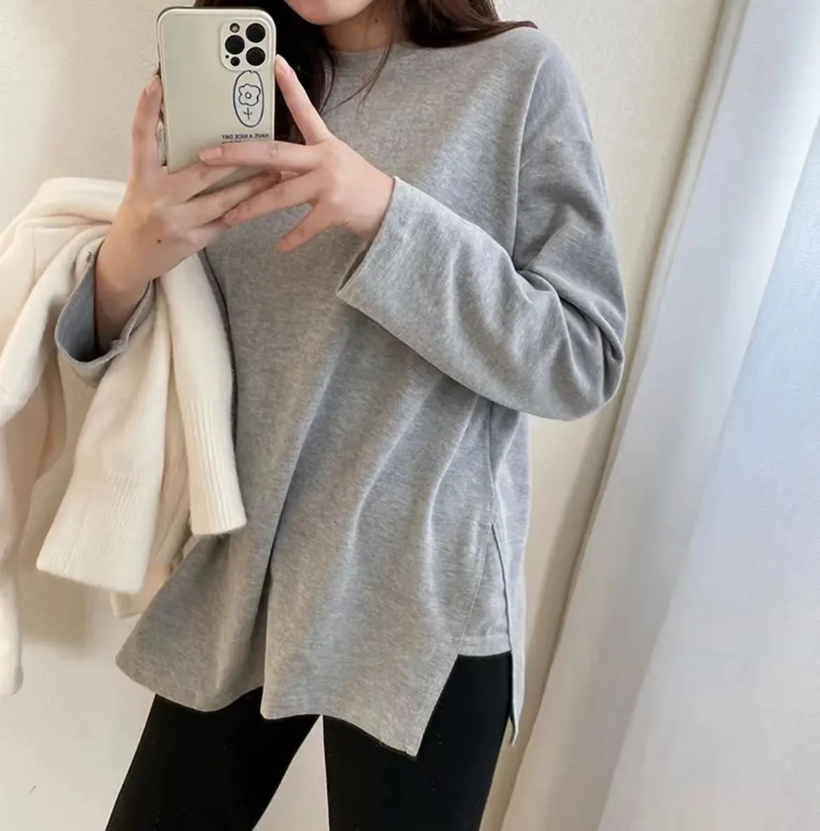 

Design round neck slit cotton long-sleeved t-shirt women's 2022 spring new Korean version loose bottoming shirt