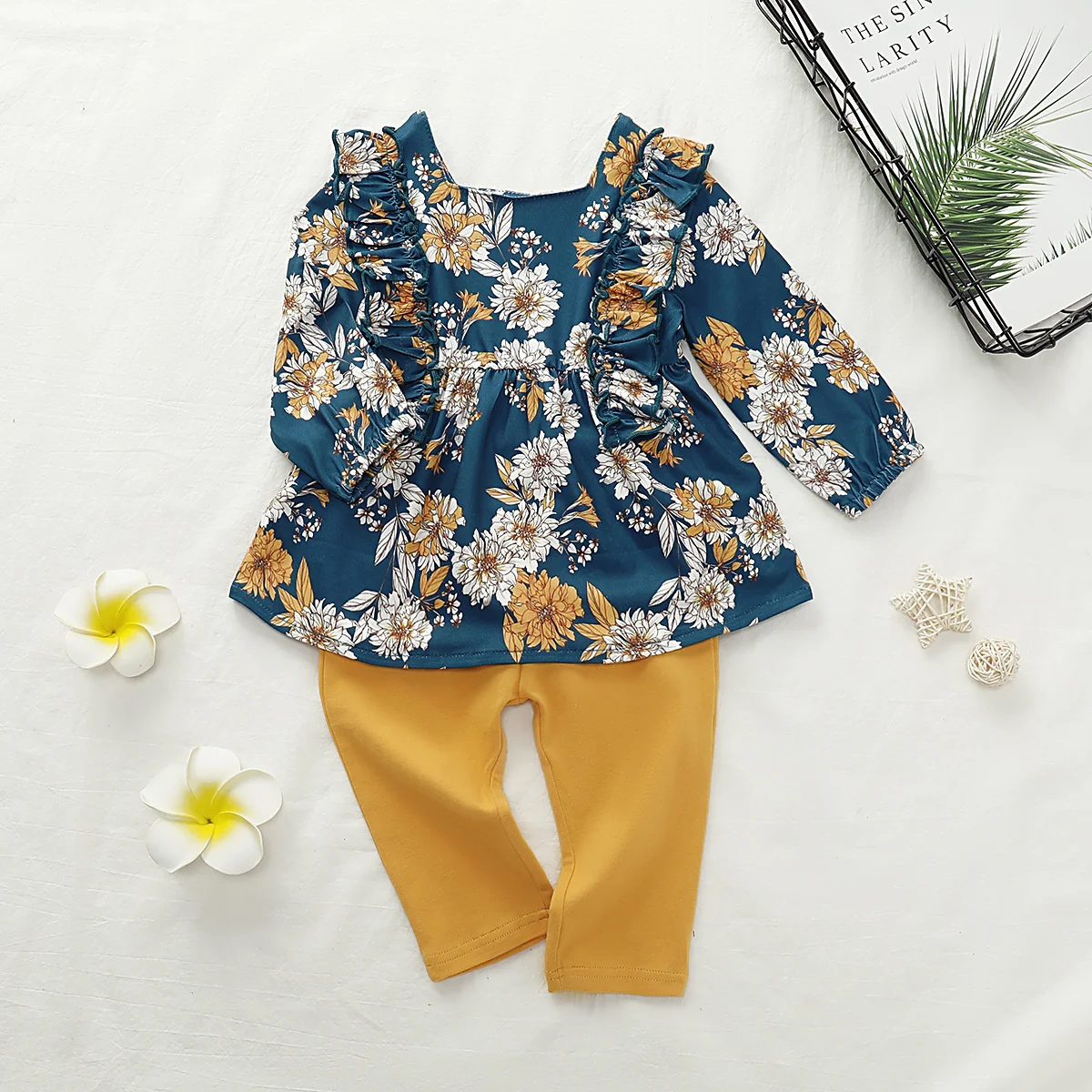 

kids cheap costumeGirls' autumn winter new broken flower long sleeve + color trousers two-piece suit