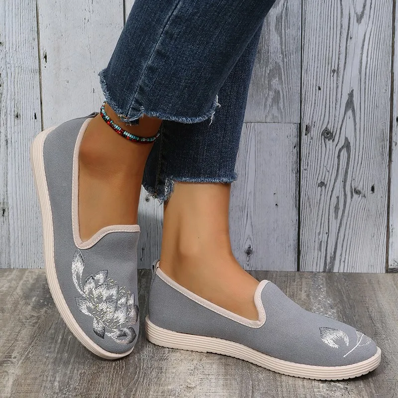 New Embroidery Shoes Women's Slip-ons Flat Shoes Summer Canvas Casual Shoes Breathable Light Walking Shoes Trend Fisherman Shoes