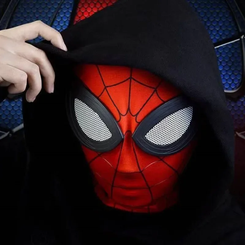 Маска-робот с принтом супергероев Marvel в ассортименте