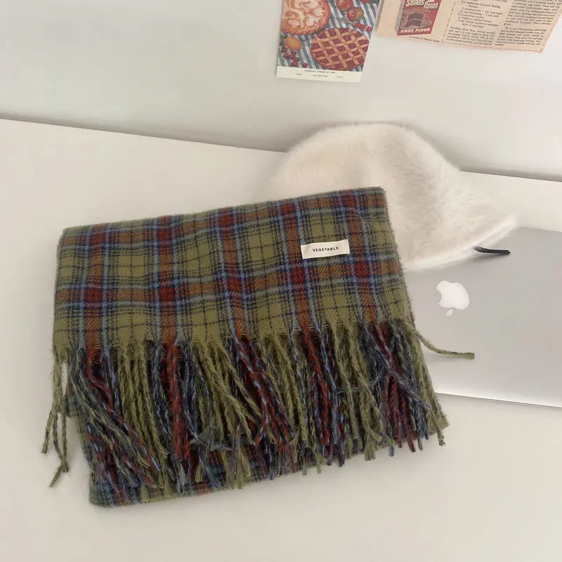 

Vintage Green Plaid Scarf Women's Winter Personality High-end Sense Warm Shawl Neck New
