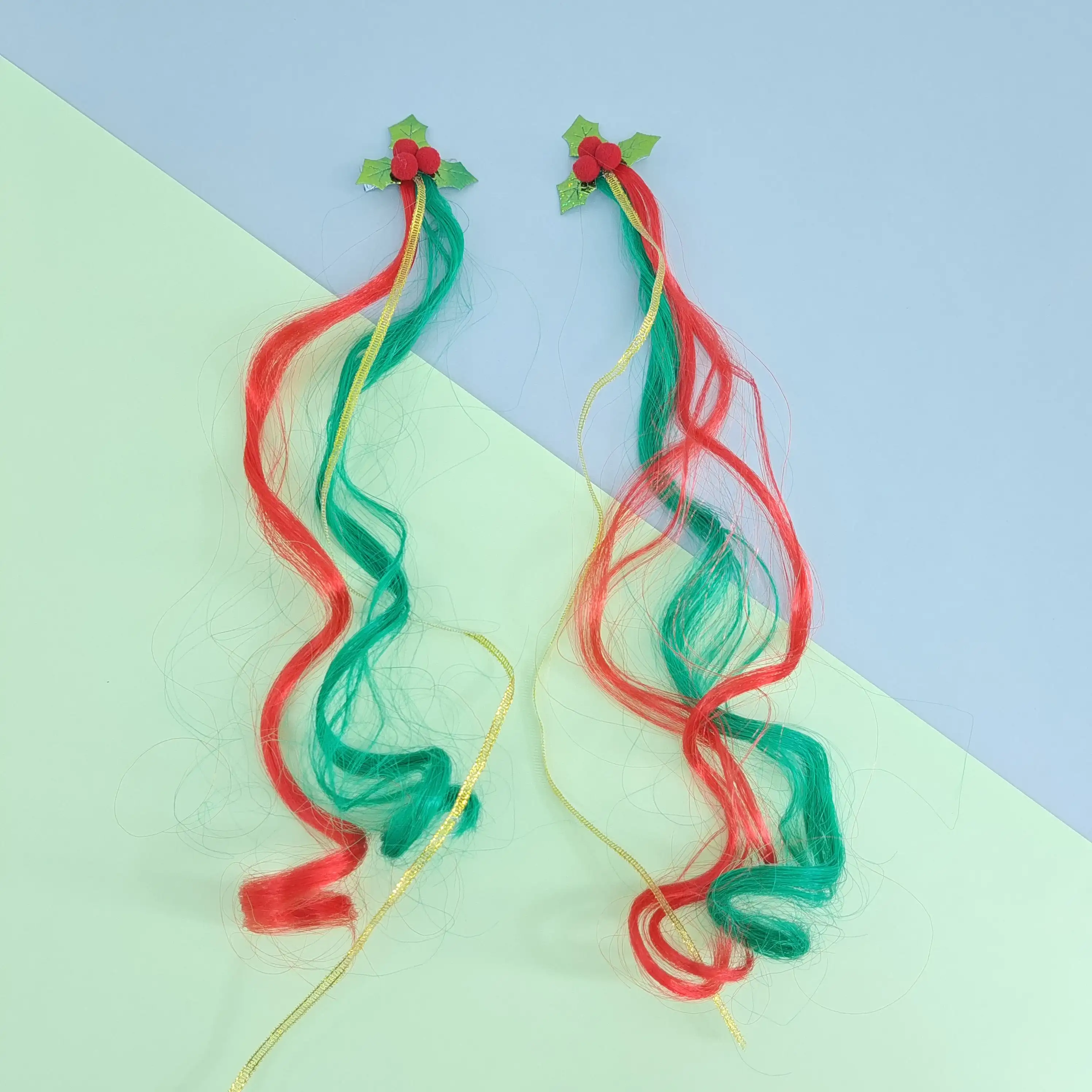 

Kids Green Christmas Wig Hair Accessories For Girls Green Leaves And Red Plush Balls Elastic Hair Clips Trendy Curly Hair Pin
