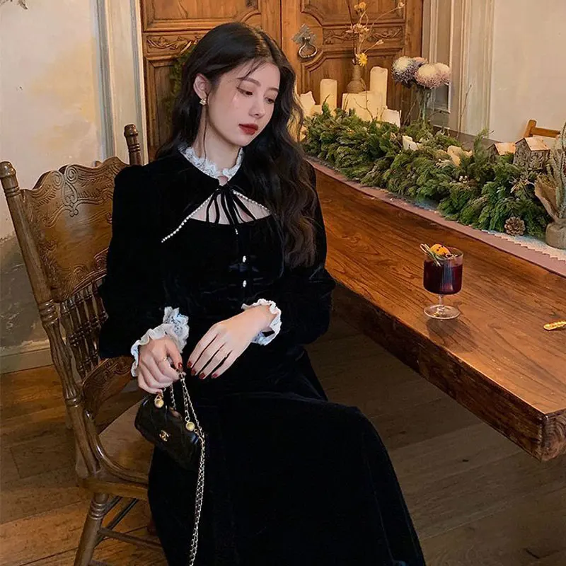 

Элегантное винтажное черное бархатное платье принцессы с длинным рукавом Пэчворк Ретро кружево ТРАПЕЦИЕВИДНОЕ на пуговицах с вырезами веч...