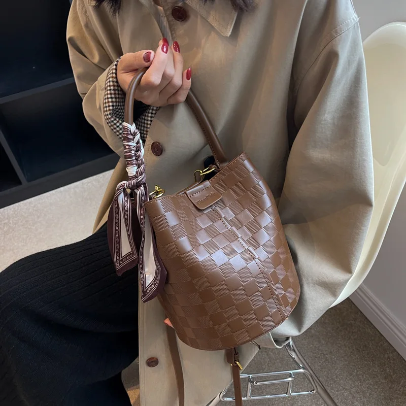 

Simple Cross Body Bag New Commuting Portable Bucket Bag Solid Plaid Women's Bag