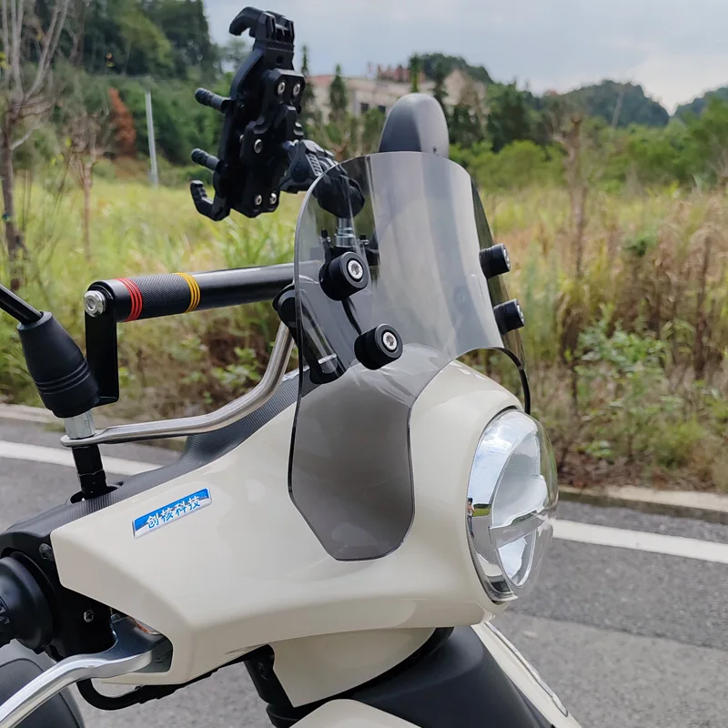 Фото Для Yamaha JOGi 125: Роскошное ветровое стекло, прецизионно изготовленное для идеальной совместимости с кузовом, улучшает внешний вид автомобиля. №5
