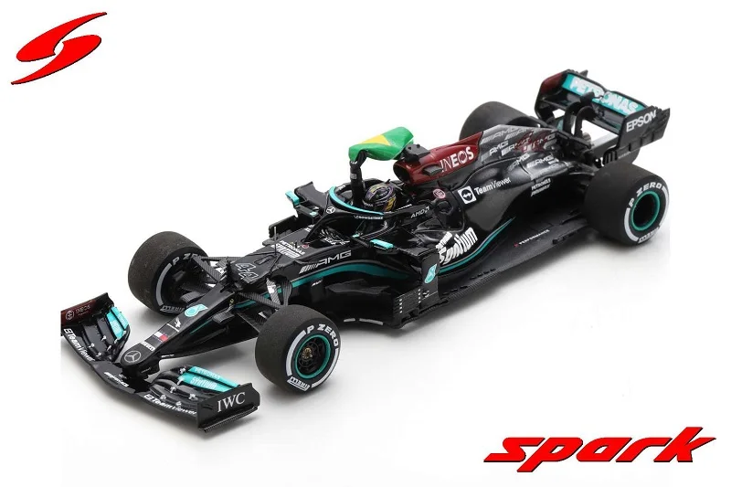 Spark 1:43 2021 F1  Petronas No.44 L.Hamilton F1 W12 Winner Brazilian w/Figurine holding flag Model Car