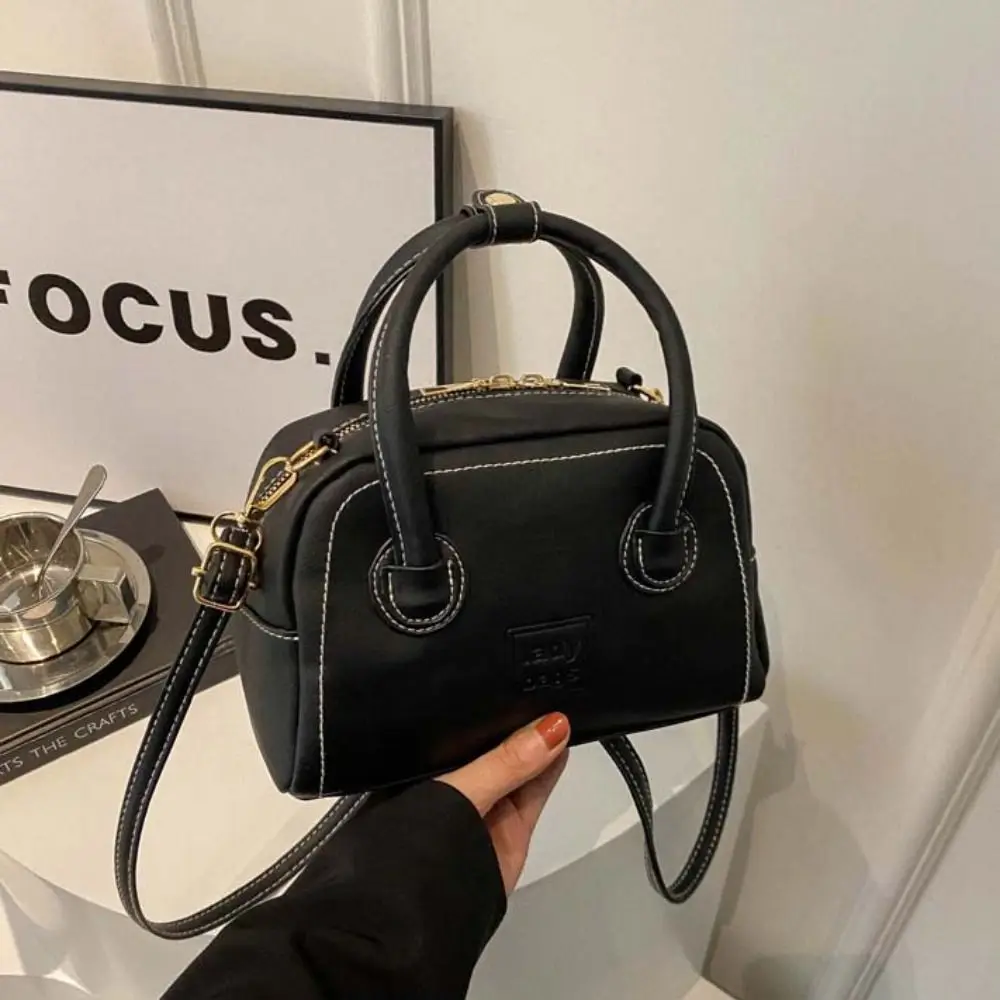 Милая винтажная сумка из искусственной кожи коричневая маленькая с буквенным