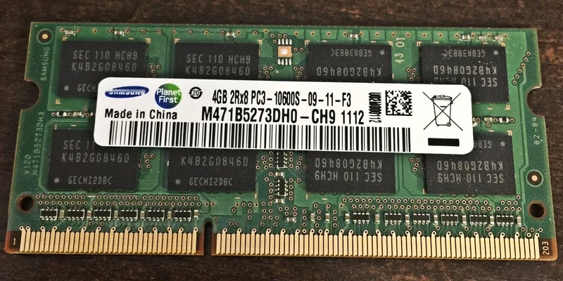 

RAM 4GB 2RX8 PC3-10600S 1333 4G Notebook Memory M471B5273DH0-CH9