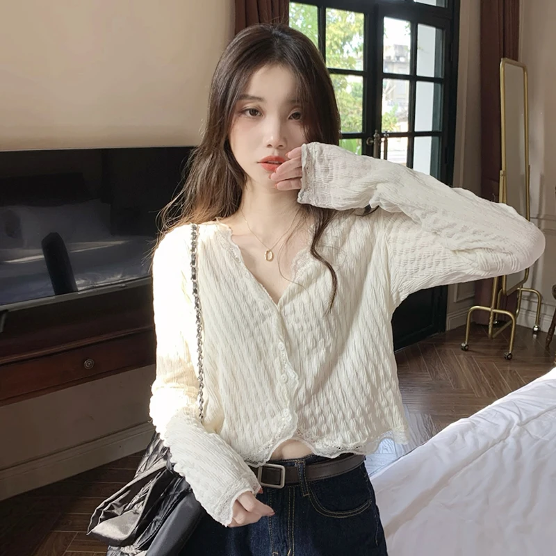 

Chic sweet spice girl long sleeve fairy top female chic gentle spring 2022 new design sense niche V-neck shirt