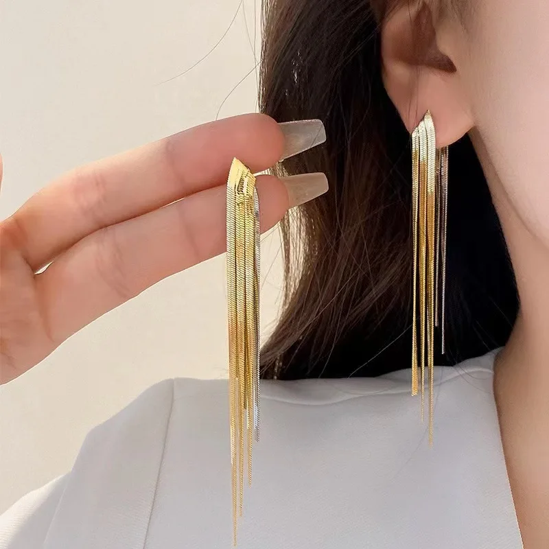 

2023 New French Vintage Long Gold and Silver Metal Stitching Chain Tassels Exquisite Design Elegant Ladies Earrings Luxury Gifts