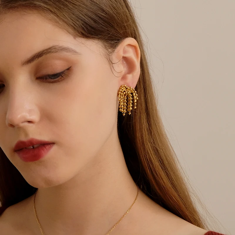 

Женские серьги-гвоздики с кисточками, в готическом стиле