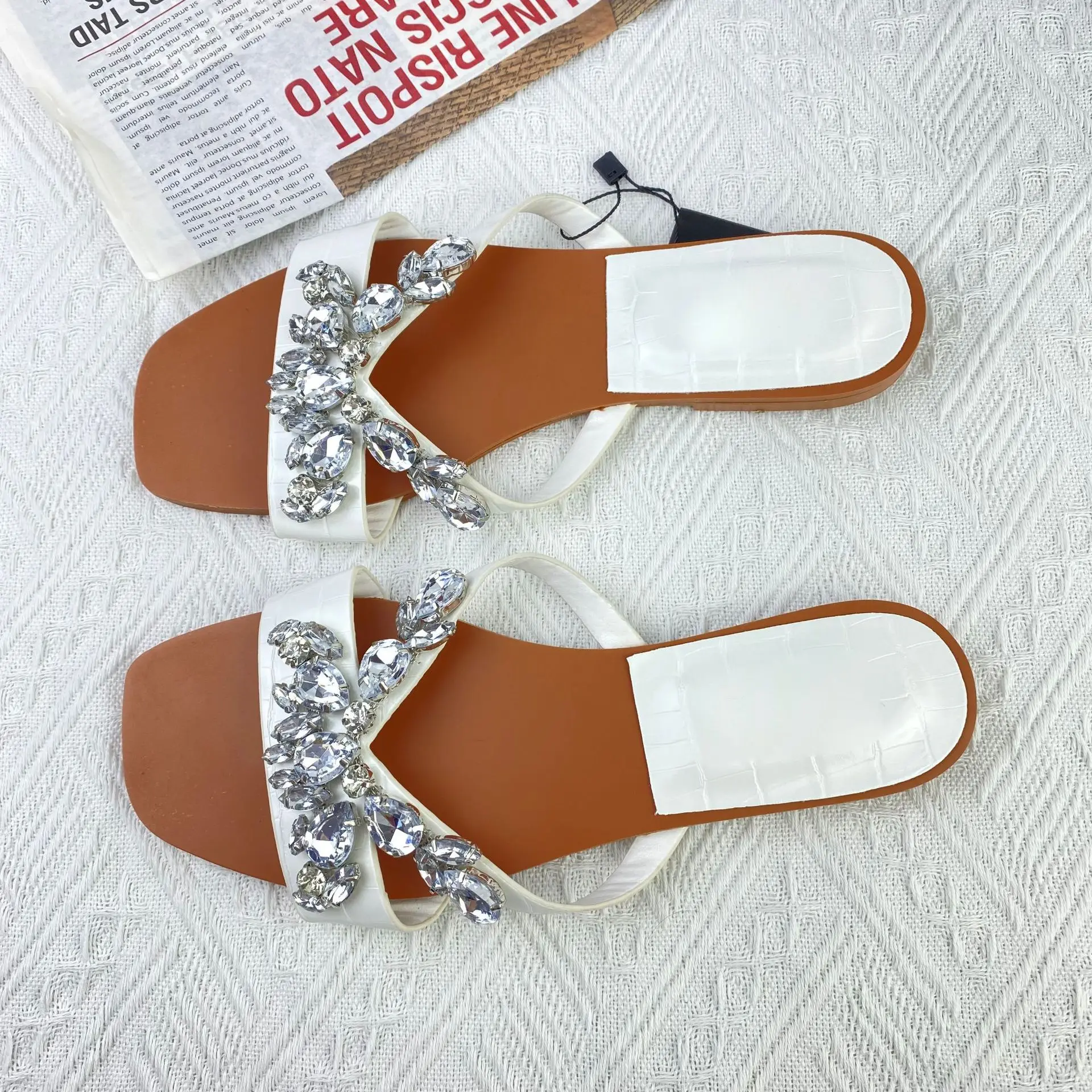 

Causal Woman Slippers Peep Toe Flat Shoes Women Outside Slippers Rhinestones Brand Slides Ladies Summer Sandals Shallow Low Heel