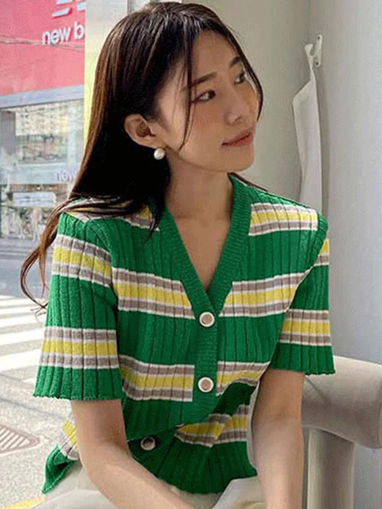 

Korean Chic Retro Green V-neck Single Breasted Contrast Stripe Jacquard Knitted Cardigan For Women 2022 Summer New B446