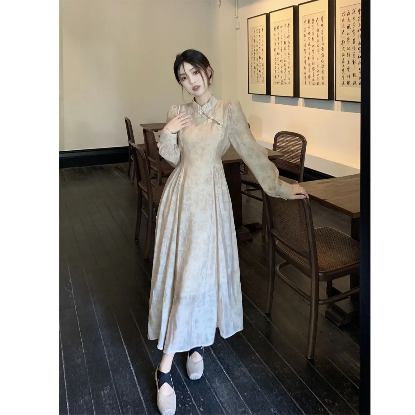 

2023 Summer Slim Fitting Dress For Women Bubble Sleeves With High Waist Retro Mid Length Dresses Female Clothing Free Shipping