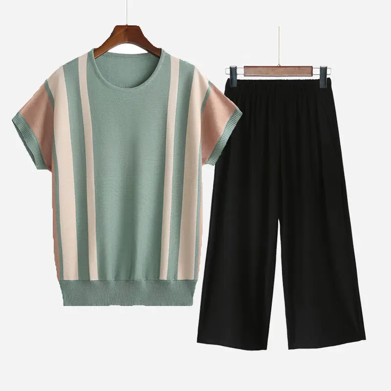 Ice Silk Suit Short-sleeved T-shirt Mother Wear Summer New Loose Plus Size Knitted Sports Suit Two-piece Woman