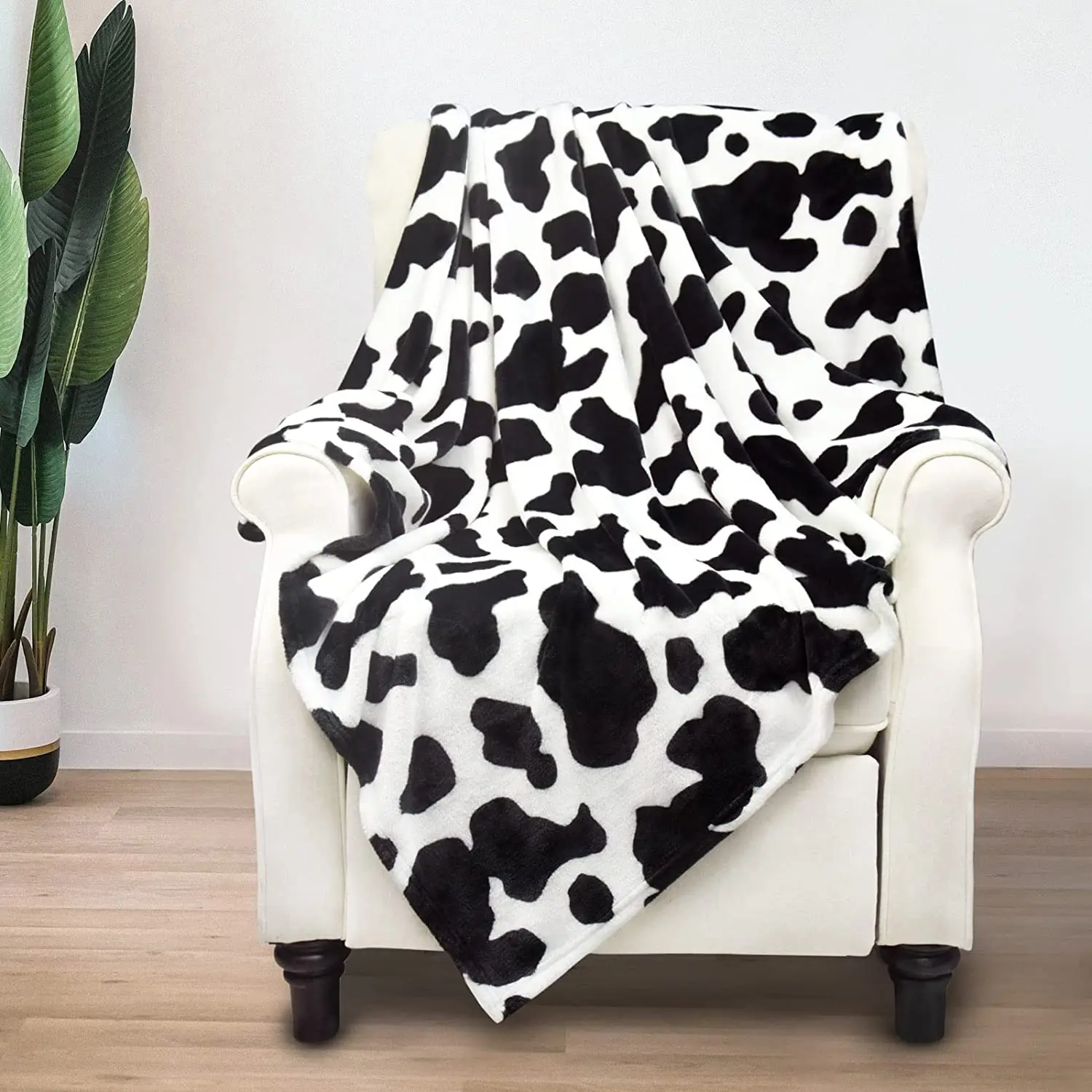 

Cow Print Blanket Black and White Bed Cow Throws Soft Couth Sofa Cozy Warm Small Blankets Plush Gift for Daughter Mom