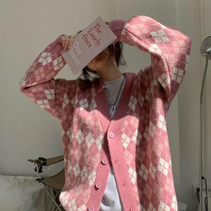 Женский трикотажный кардиган в клетку розовый свитер уличном стиле Осень-зима 2024