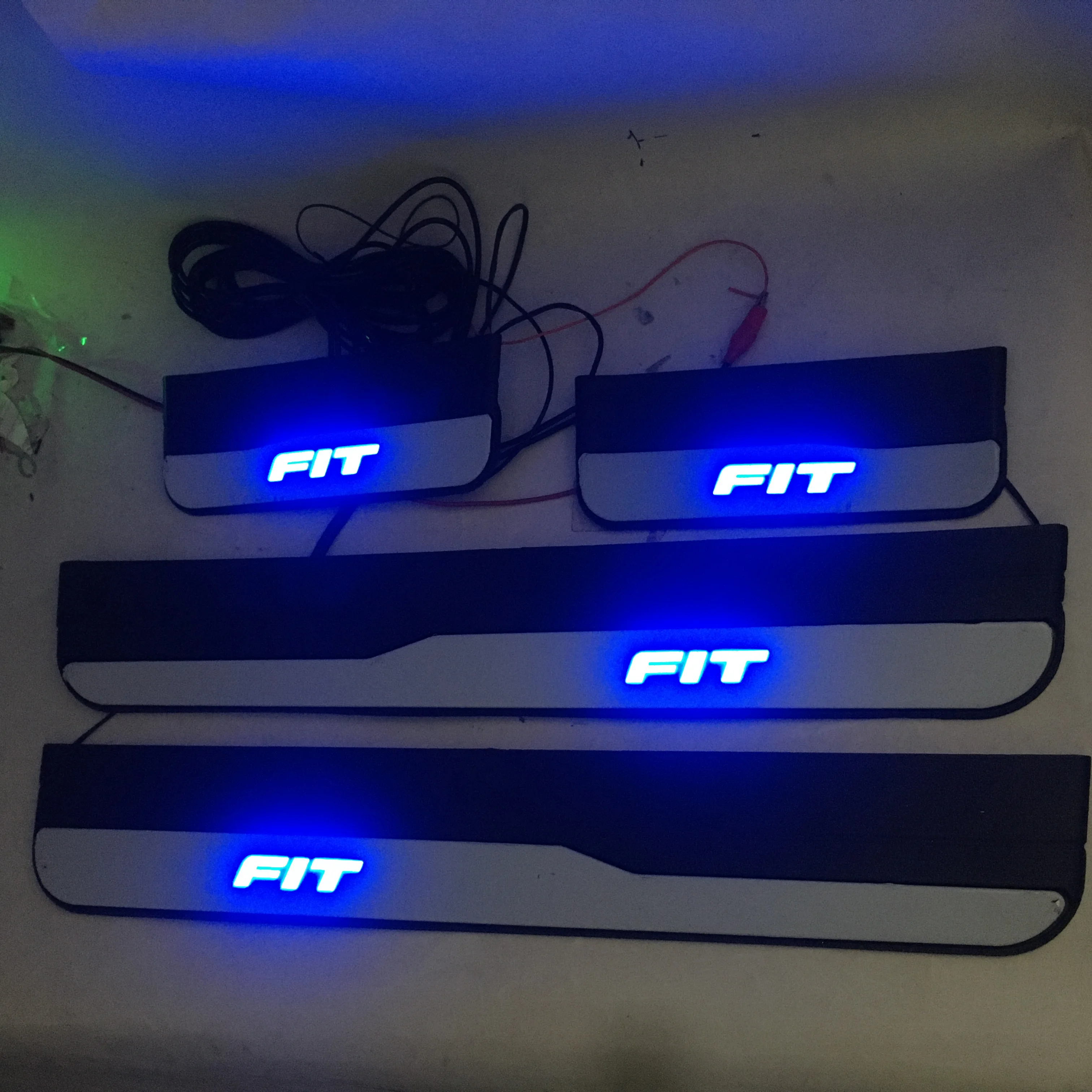 4 шт./Автомобильная светодиодная Накладка на порог защитные аксессуары пороги с