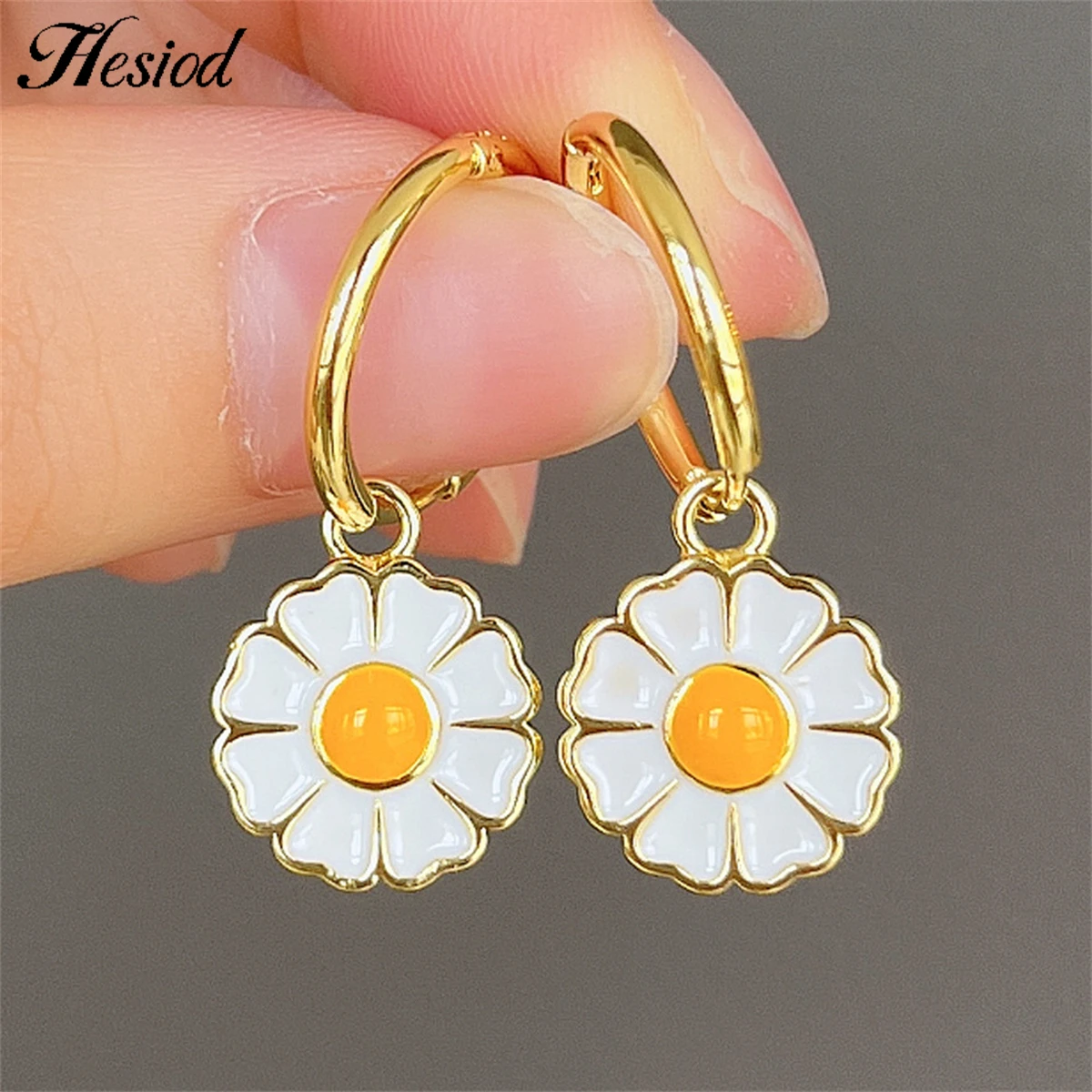

Trendy Summer Jewelry Cute Fresh Daisy Flower Resin Dangle Earrings For Women Statement Gold Color Party Accessories Travel Gift