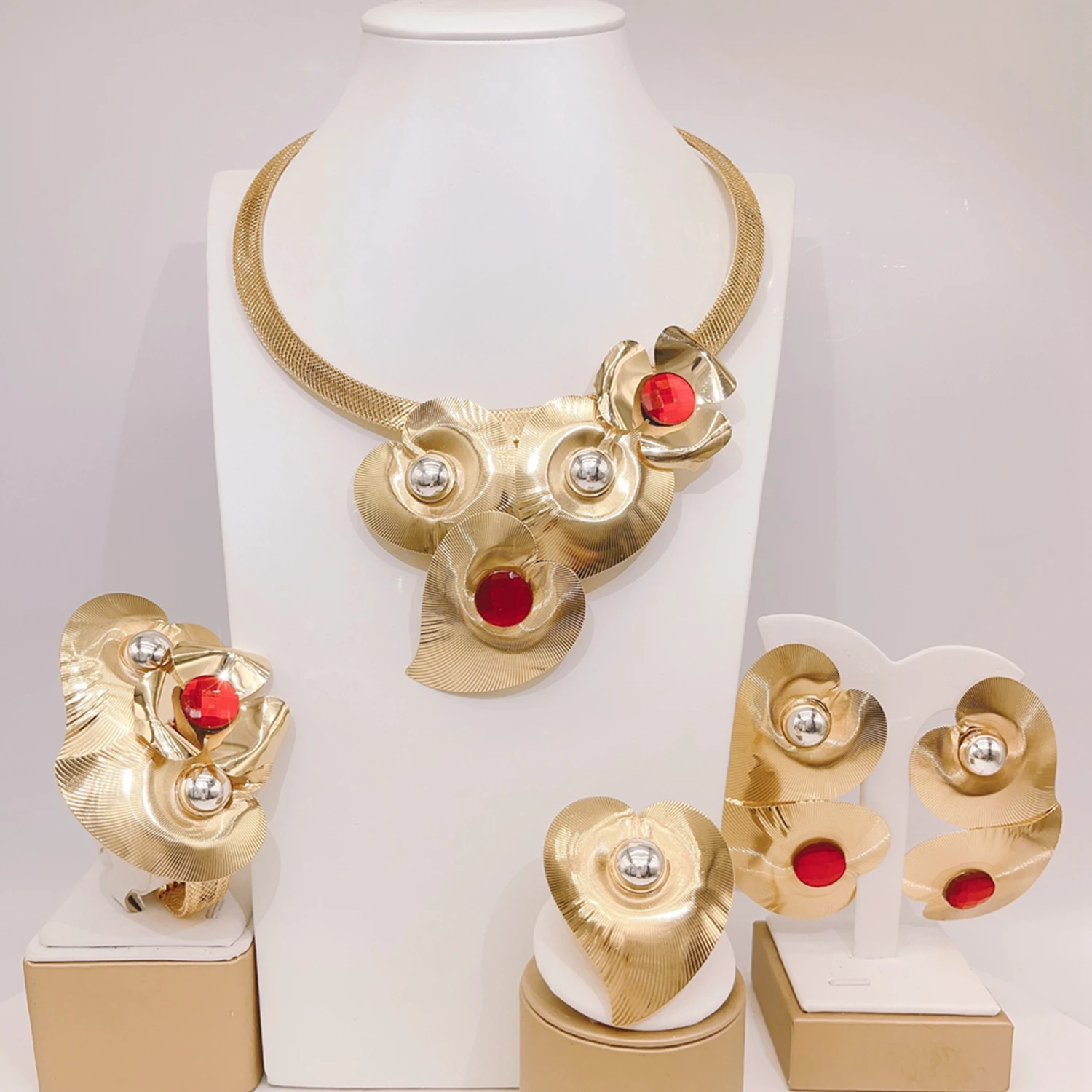 Популярные ювелирные изделия с цветами из Дубая позолоченные 4 шт.