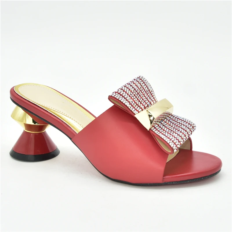 Туфли-лодочки женские с открытым носком на высоком каблуке |