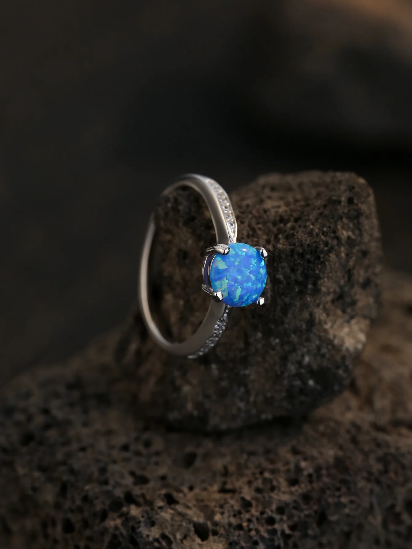 

2023 European and American New Hot Selling Jewelry High Grade Auspicious Treasure Ring with Diamond Embedding Fashion Ring
