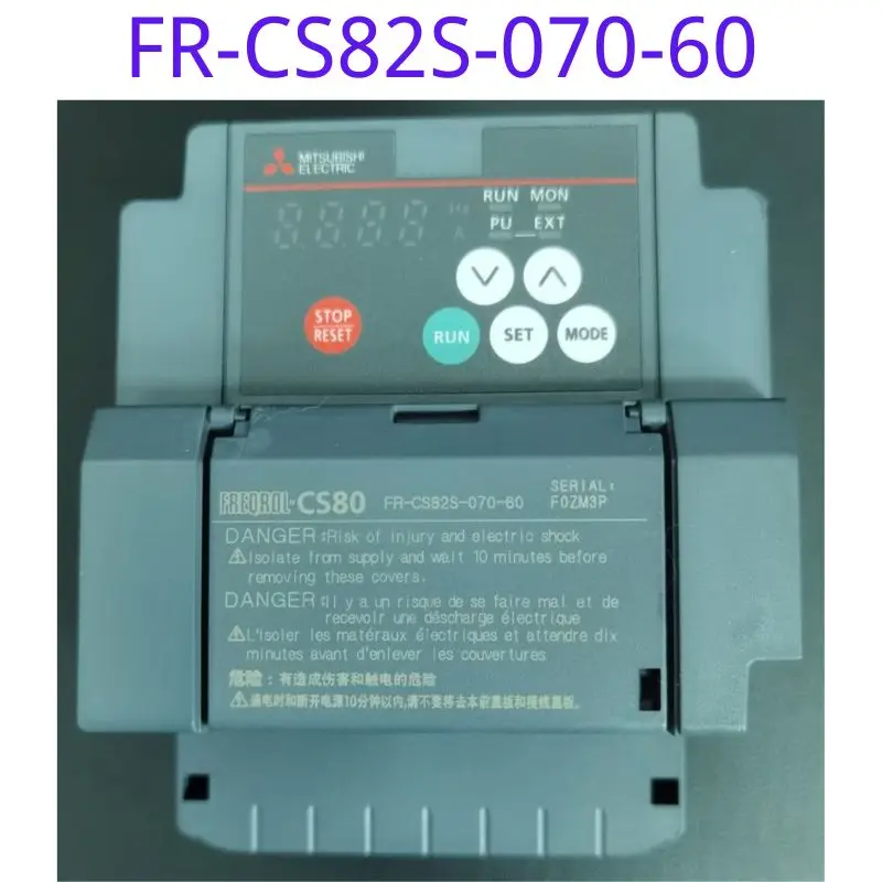 

Used frequency converter FR-CS82S-070-60 1.5KW 220V functional test intact
