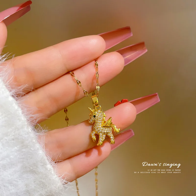 

[Titanium Steel] Fashionable Small Clavicle Necklace Women's Gold New Diamond Set Unicorn Animal Necklace Pegasus