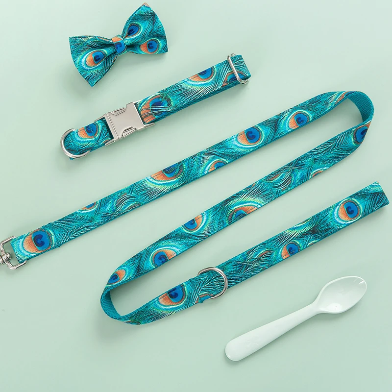 

Personalized Peacocks Pattern Pet Dog Collar Tow Rope Set with Bow Tie &leash For Small Medium Dogs New Fashion Pet Supplies
