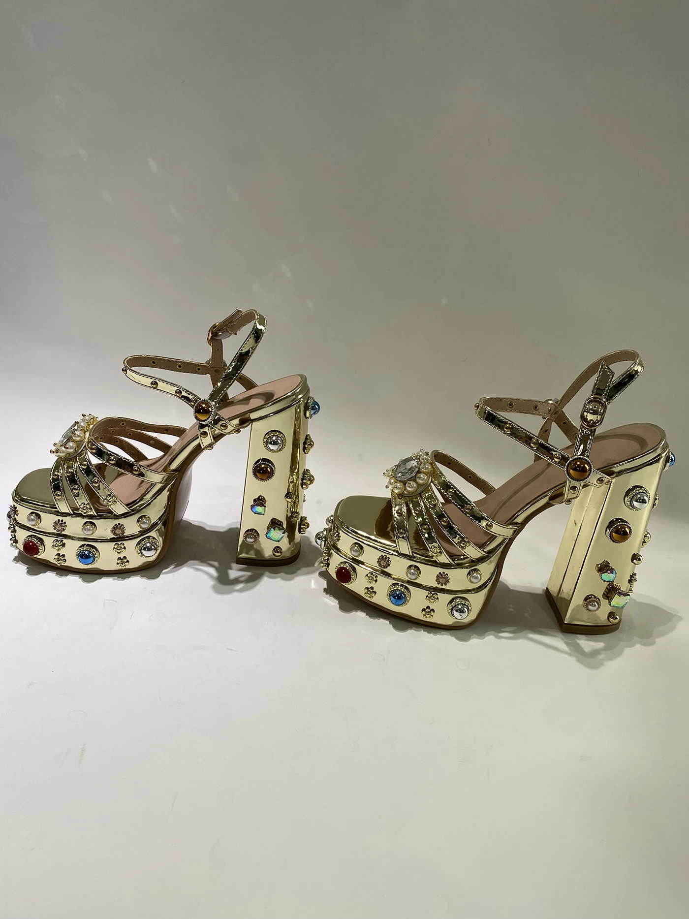 2023 Womens Ankle Strap Heeled Sandals Rhinestones Diamonds Platform Chunky Block High Heels Buckle Up Fashion Dress Pumps