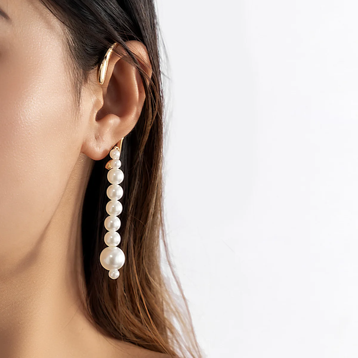 

Pearl Tassel Ear Hangings Without Ear Holes Exaggerated Punk Rivets Single Personality Ear Bone Clip Sweet Cool Contour Ear Clip
