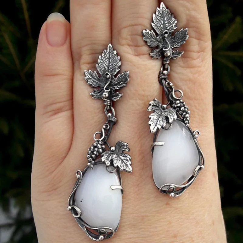 

Fashion Silver Color Grape Leaf Plant Moonstone Earrings Vintage Opal Earrings for Women Engagement Anniversary Gift Jewelry