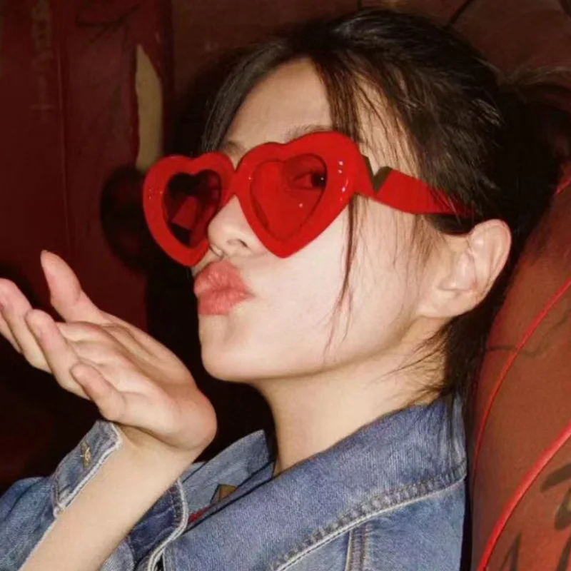 

Fashion Heart Women Sunglasses 2022 Trend Love Luxury V Brand Designer Retro Sun Glasses Ladies Popular Cool Female Shades UV400
