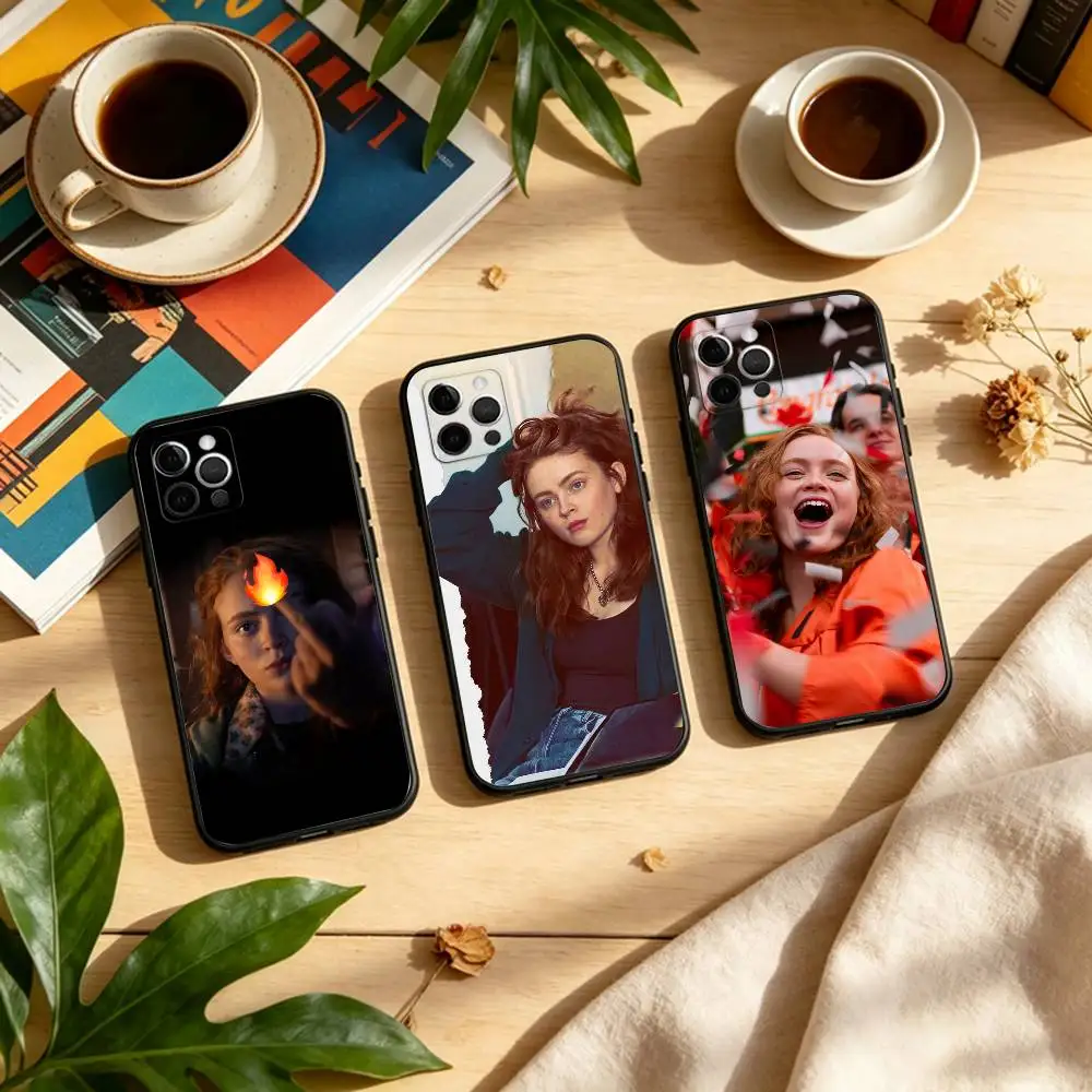 Фото Актриса Сэди Синк. Мягкий силиконовый черный чехол для телефона для iPhone 17, 16, 15, 14, 13, 12, 11 Plus, Pro Max, XS. №1