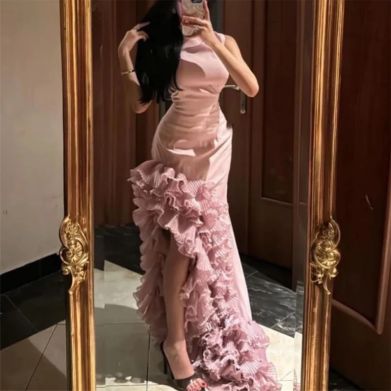 Модные розовые вечерние платья на одно плечо с рюшами и для выпускного вечера