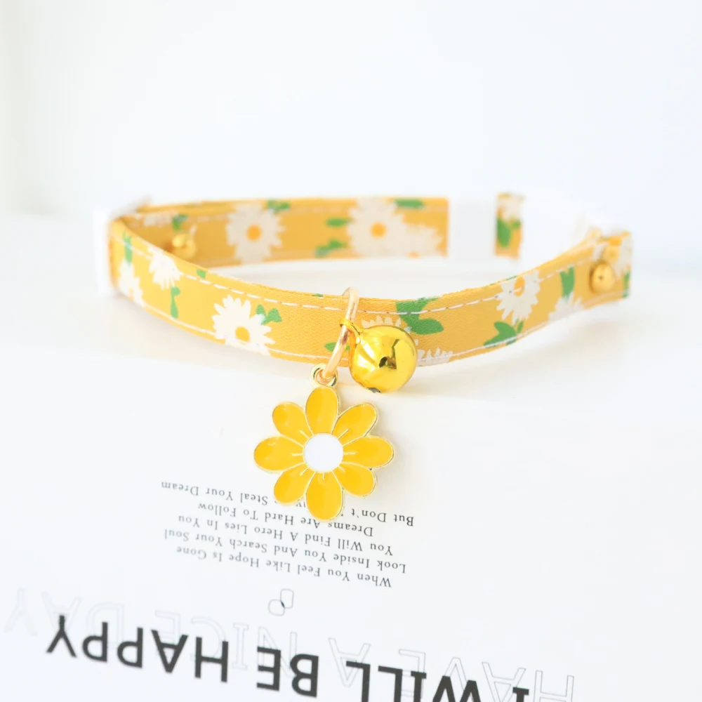 

New Adjustable Kitten Collar With Bell Cute Jewelry Fresh Flower Cat Collars Breakaway Cats Safety Buckle Necklace Puppy Leads
