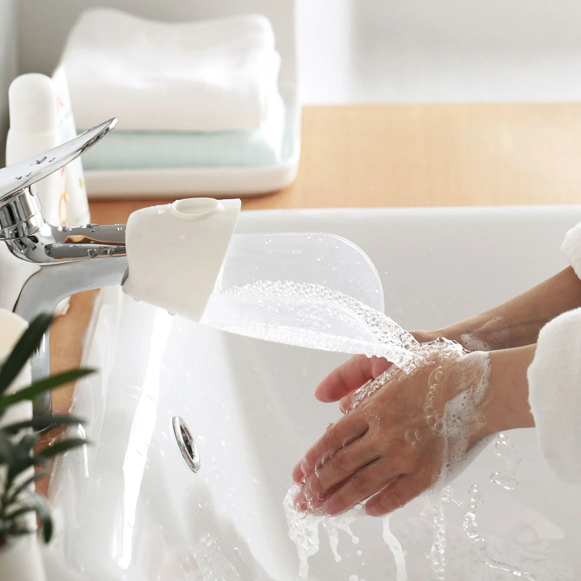 

Convenient Silicone Faucet Extenders Kitchen Bathroom Water Tap Extension Lovely Water Faucets for Children Hand Washing