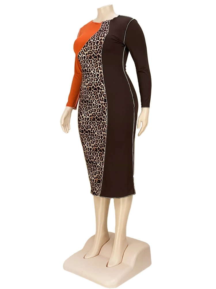 Женское облегающее платье с леопардовым принтом круглым вырезом и длинными