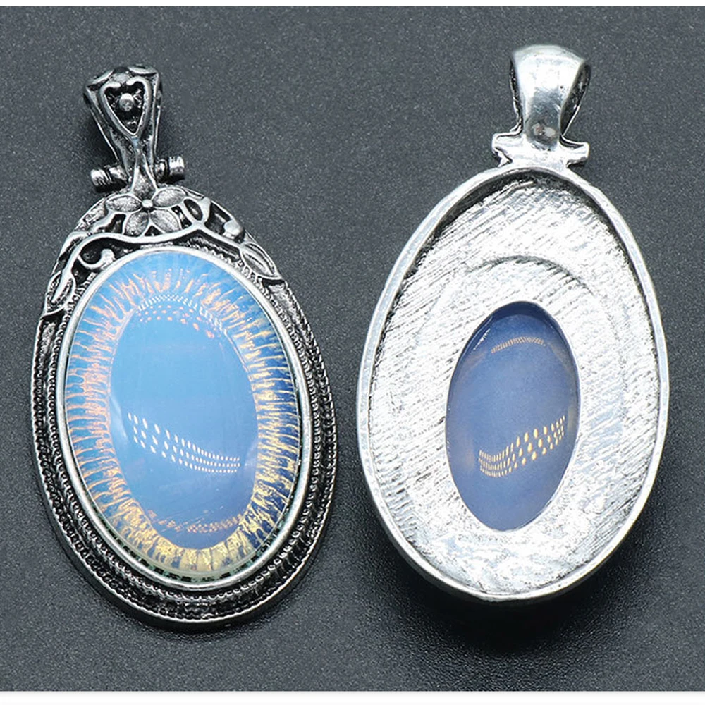 Подвеска в виде камня из чакры