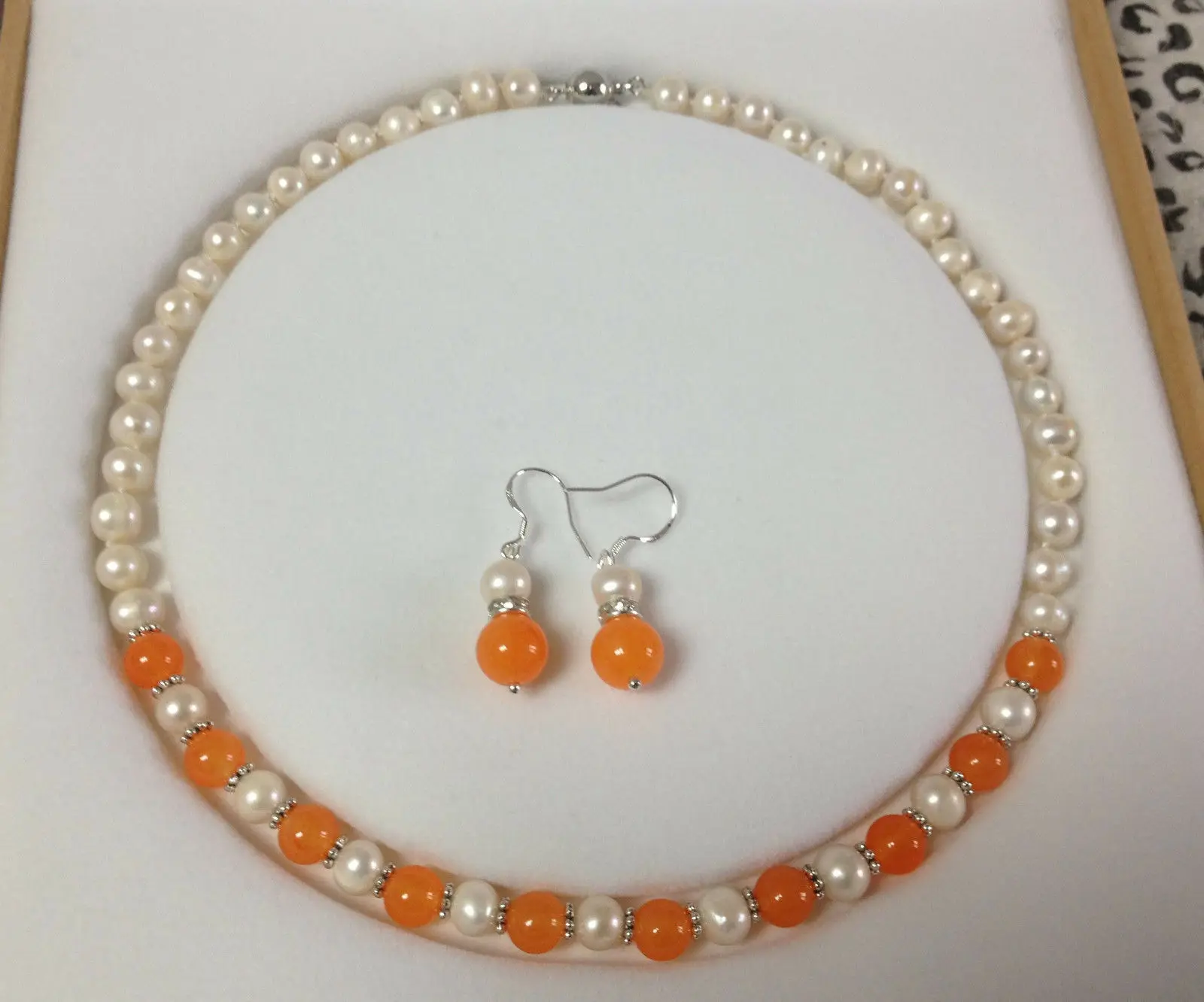 

7-8MM White Akoya Cultured Pearl/Orange Jade necklace earrings set 18"No box