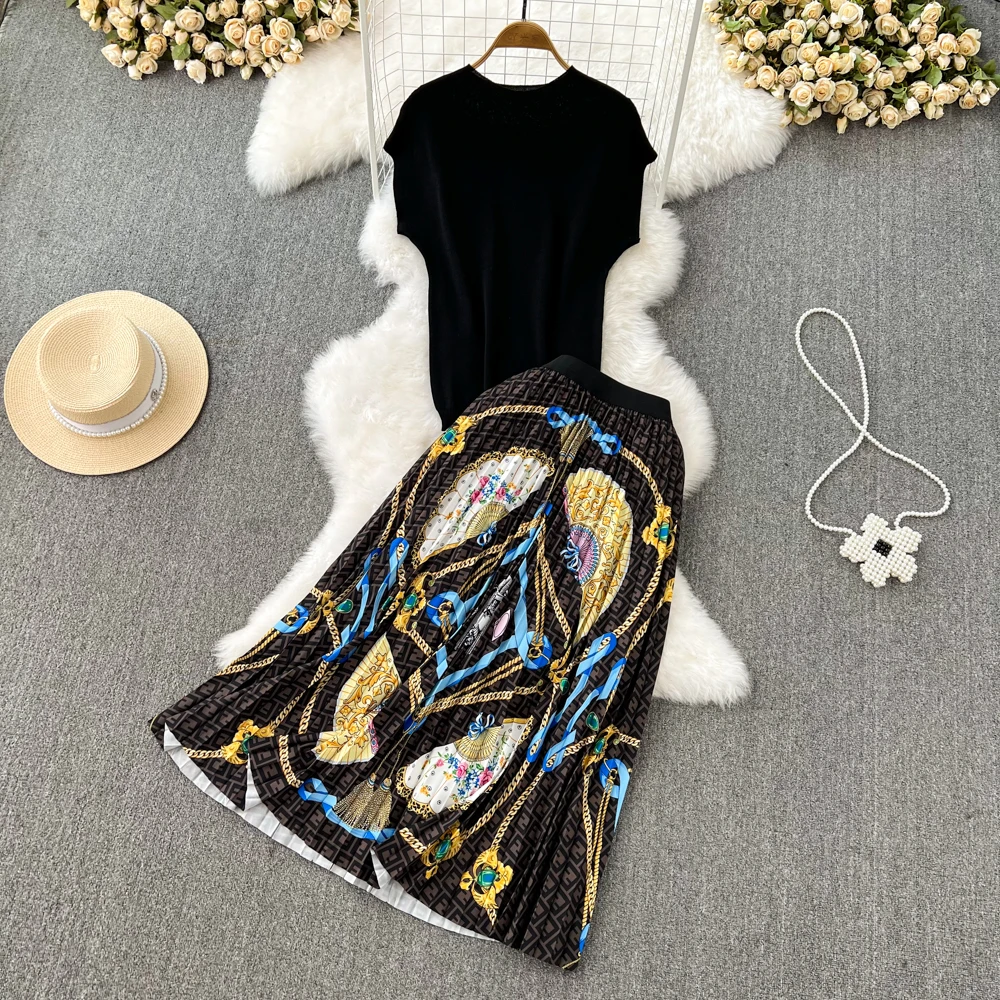 

Sleeveless Sweater Top + High Waist Printed Pleated Skirt 2 Piece Set
