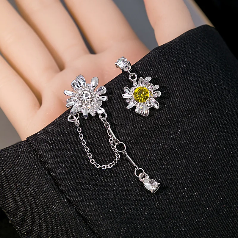 

Ассиметричные серебряные металлические серьги с желтым цирконом, серьги с цветком для женщин 2023, модные серьги с кисточками, оптовая продажа, ювелирные изделия, подарок в Корейском стиле