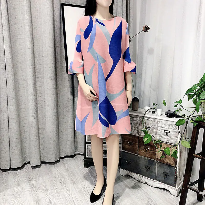 

Модное Плиссированное Платье для возраста, Новинка лета 2022, темпераментная свободная тонкая юбка с рукавами-колонками и круглым вырезом, По...