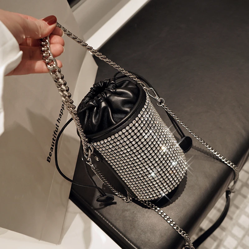 

2022 New Retro Drawstring Bucket Bag Diamond Small Shoulder Messenger Bag Designer High Quality Versatile Handbags for Women