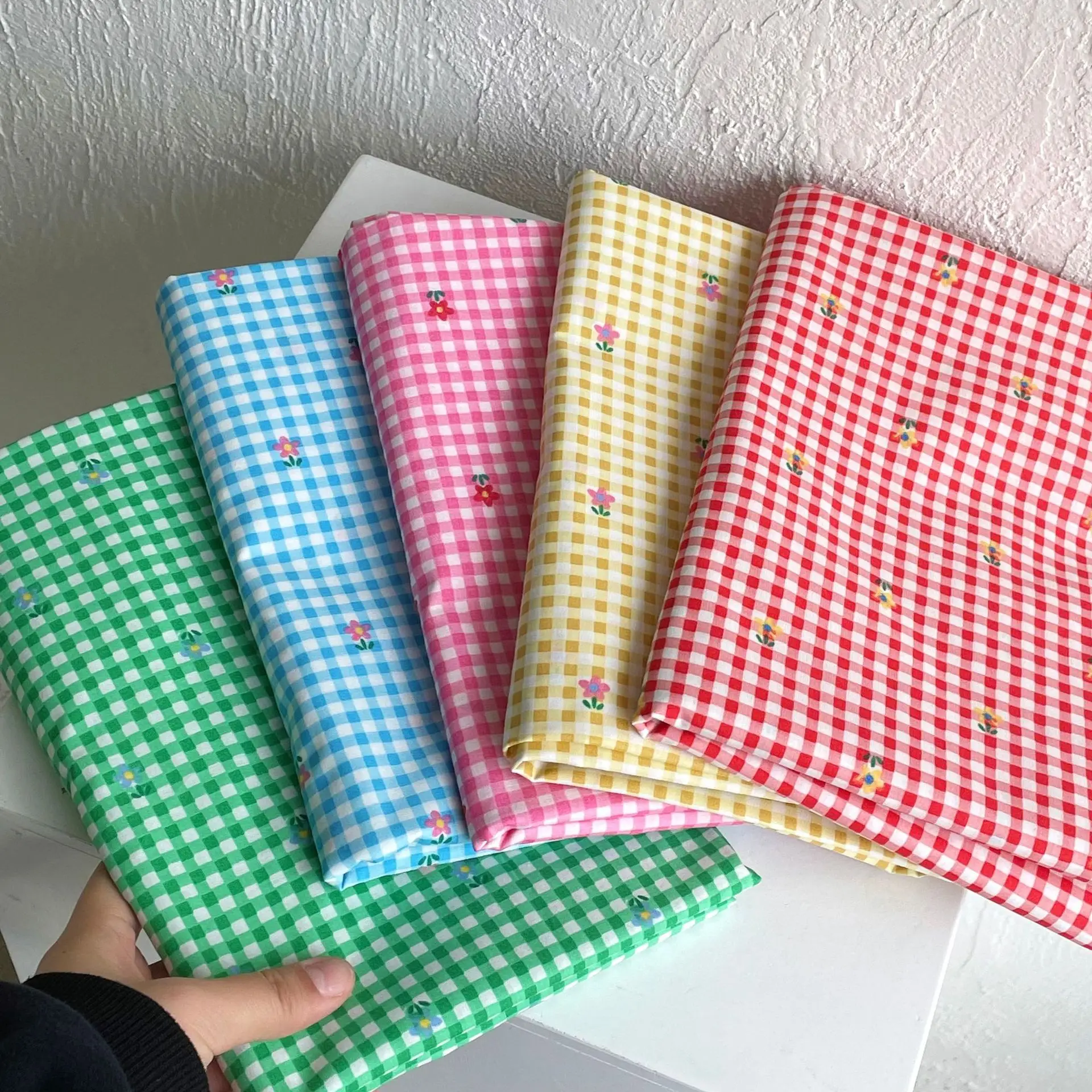 

Хлопчатобумажная ткань для детской одежды в стиле кантри, платье с принтом, чесаный хлопчатобумажный материал на метр, 60S