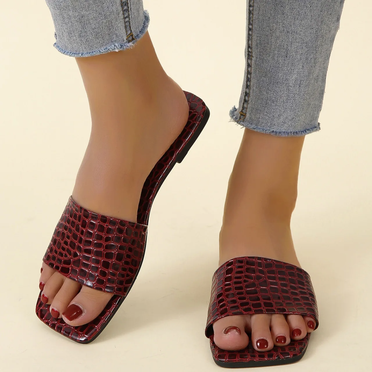 Crocodile Embossed Single Band Slide Sandals Open Toe Wear-resistant 2023 Flat Slippers Summer Sandy Beach slippers Women Shoes