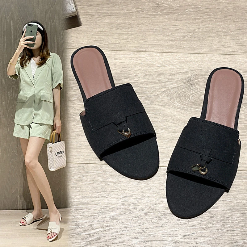 2023 Summer Flat Kid Suede Slippers Women Metal Lock Tie Decor Monochrome Open Toe Sandals Ladies Outdoor Holiday Casual Shoes